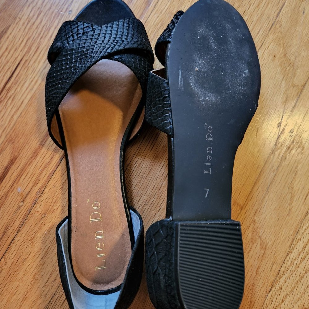 Black flat sandals